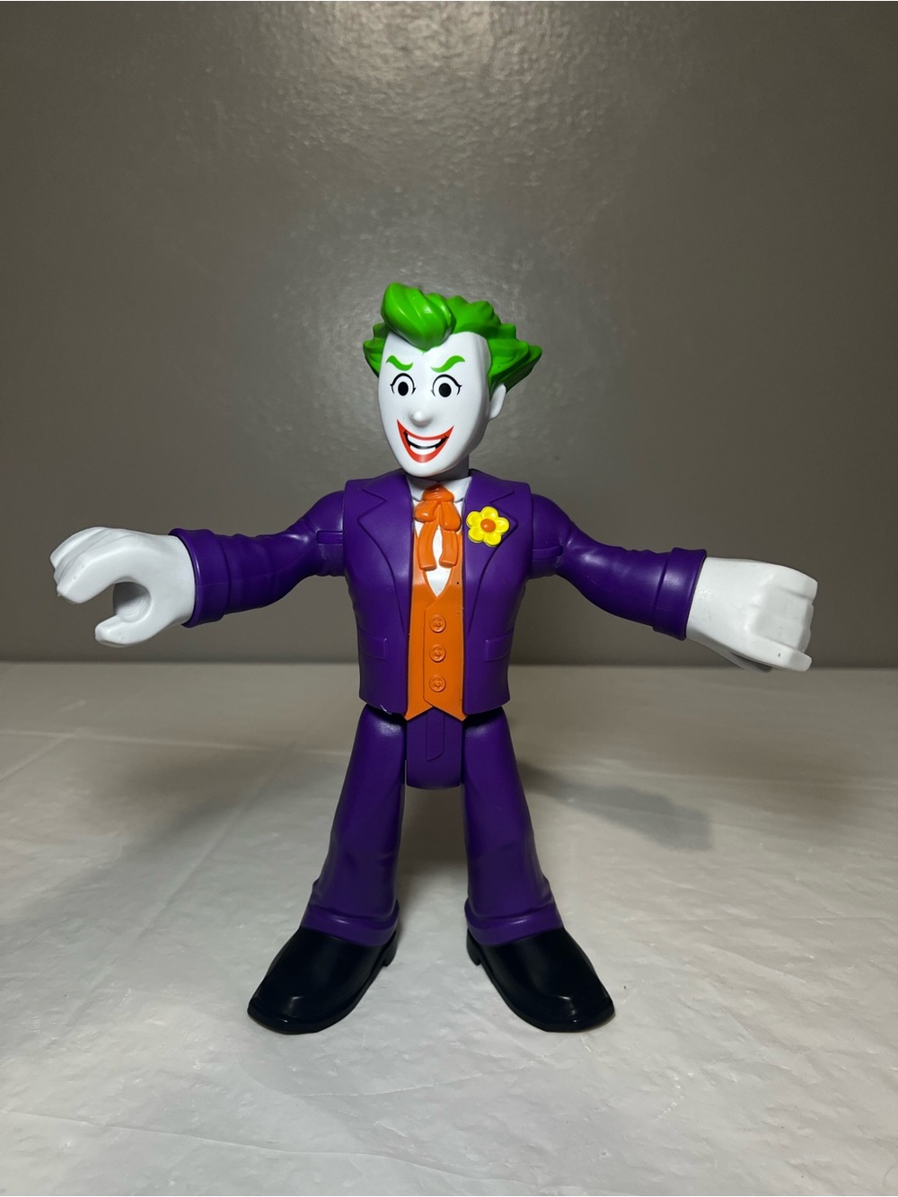 Fisher Price Imaginext XL Super Friends The Joker Batman DC Gotham City